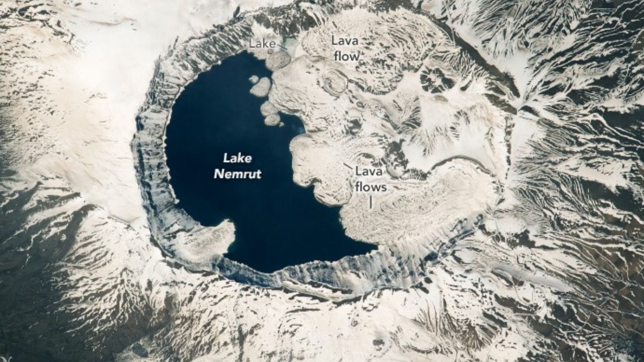 NASA&#039;nın astronotları çekti! Nemrut Krater Gölü&#039;ne uzaydan bakış