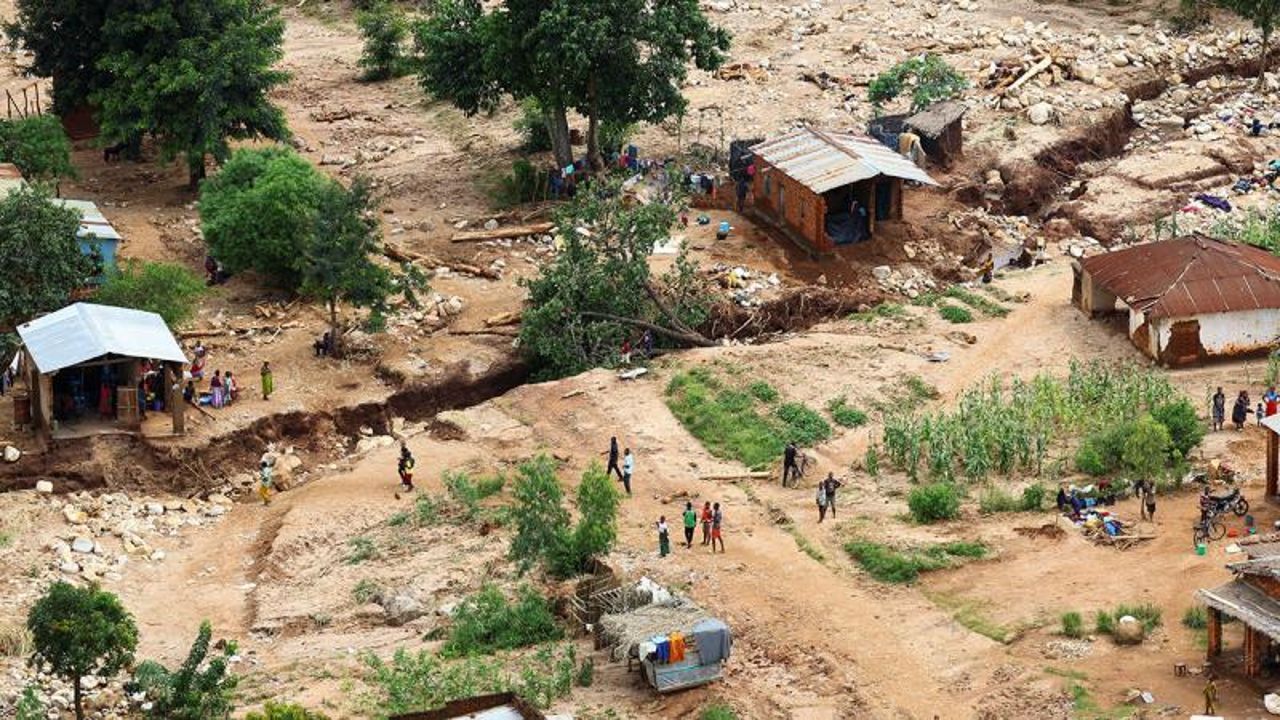 Malavi sele teslim oldu! Toprak kaymaları sonucu çok sayıda insan öldü