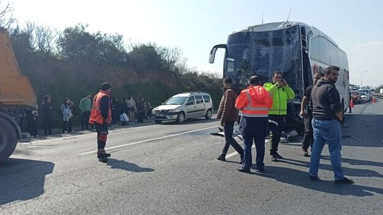 TEM&#039;de zincirleme trafik kazası: Yaralılar var, Ankara istikameti trafiğe kapatıldı