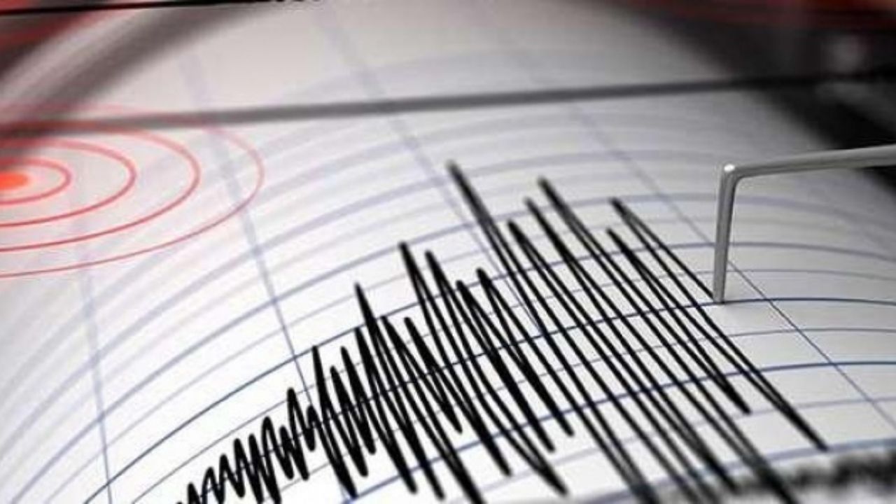 Muğla Marmaris&#039;te 4.4 büyüklüğünde deprem oldu