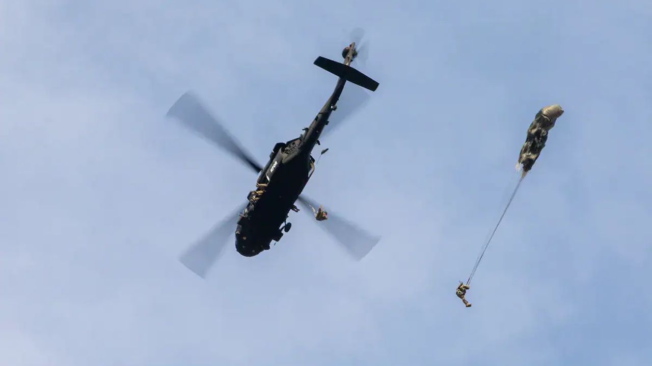 ABD ordusuna ait helikopter Meksika sınırında düştü: 3 ölü