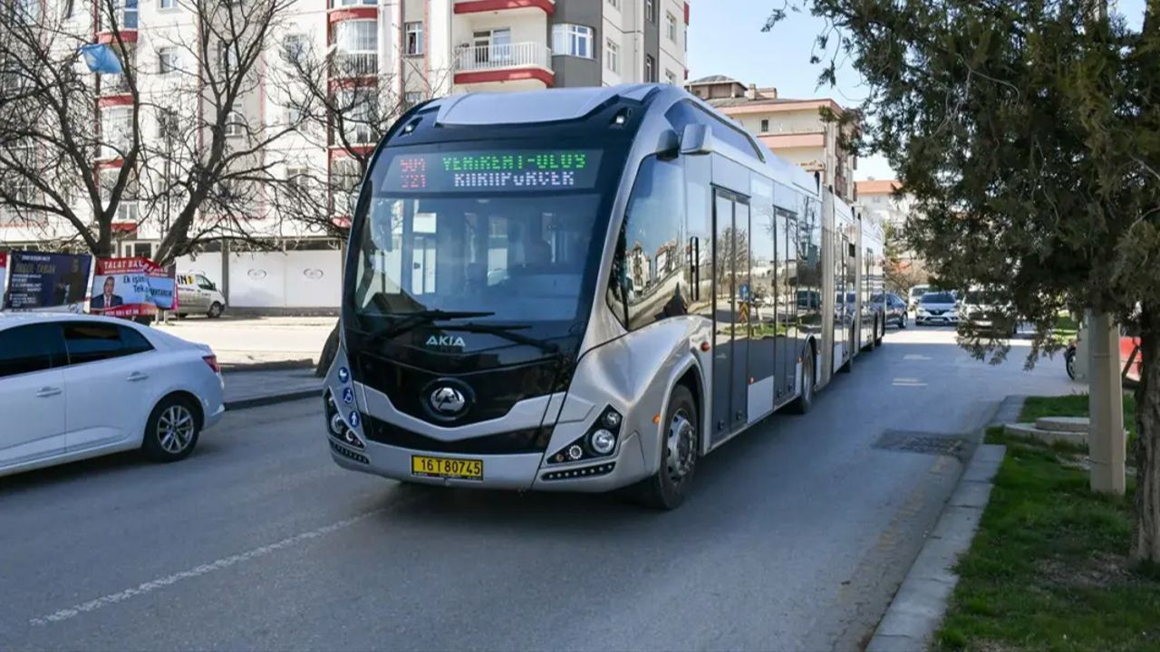 Metrobüs artık Başkent yollarında! Ankara&#039;da test sürüşleri başladı