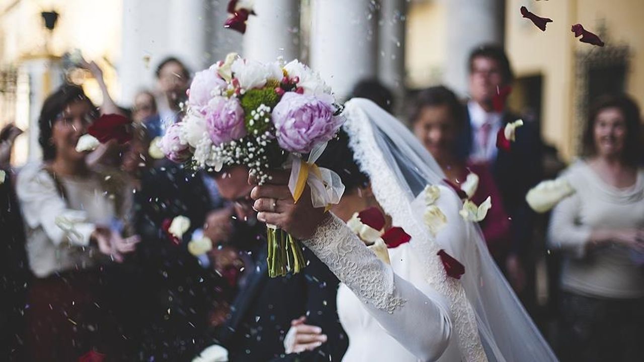 Evlenecek çiftlere kötü haber: Düğün yapmanın maliyeti 500.000&#039;e dayandı
