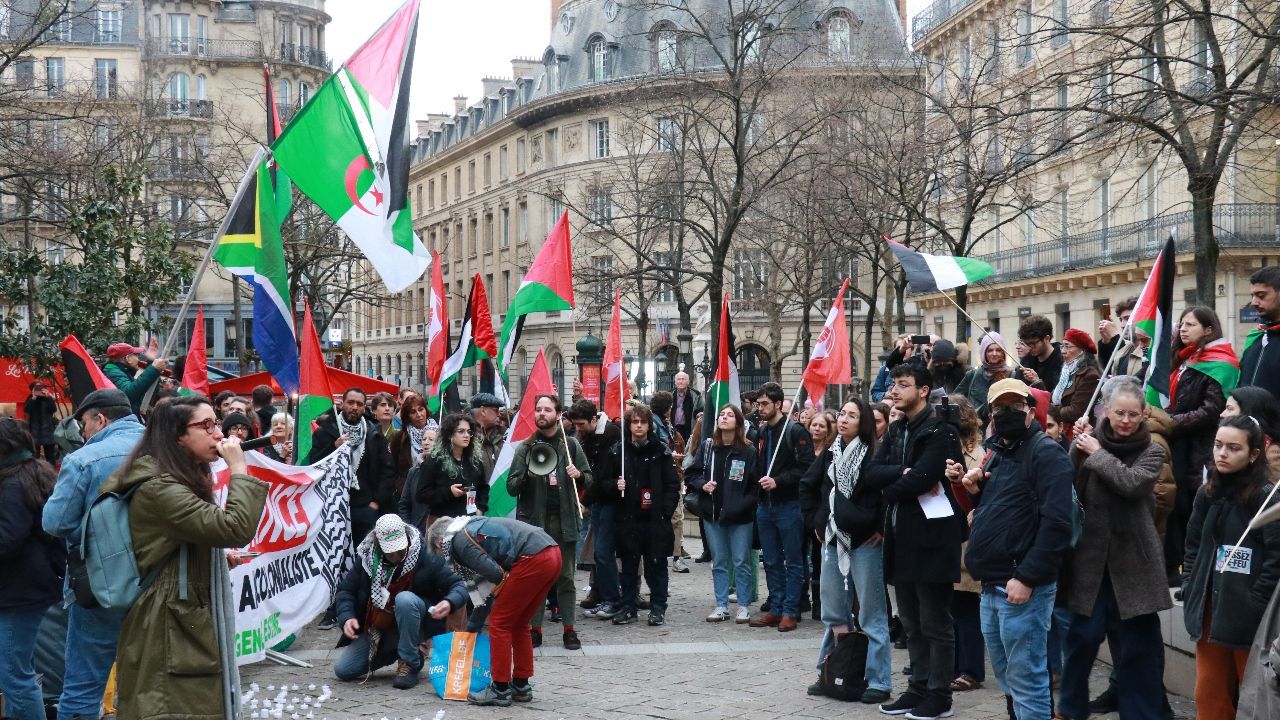 Fransa&#039;da Filistin&#039;e destek için bir araya gelen göstericiler polis tarafından engellendi