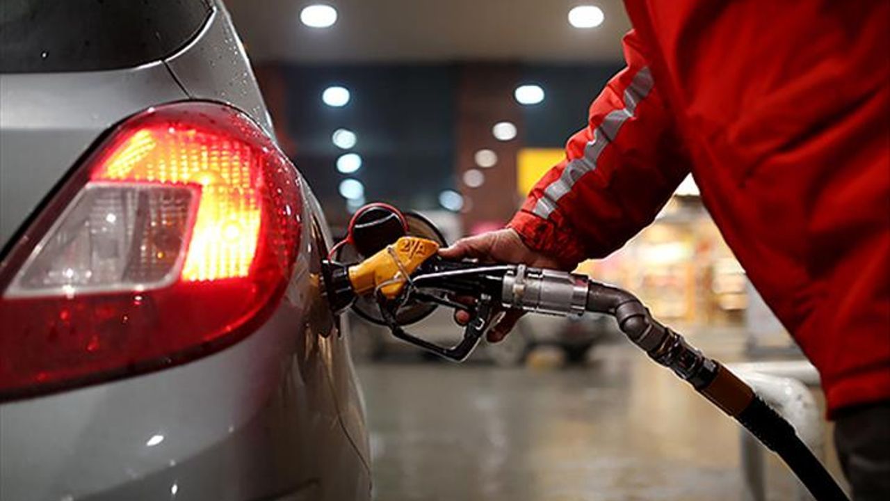 Motorin ve benzin zamlandı! 15 Mart Cuma benzin mazot fiyatları ne kadar? Güncel akaryakıt fiyatları 2024