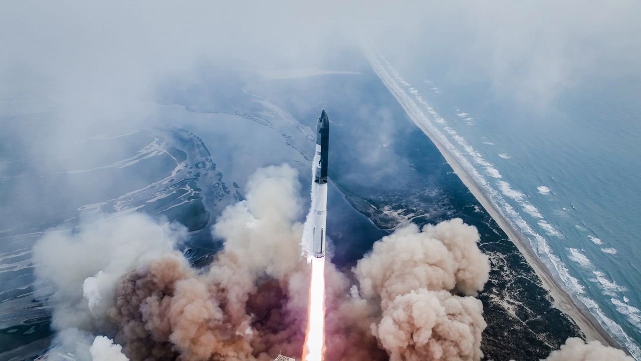 SpaceX&#039;in Starship roketi ilk kez yörüngeye ulaştı!