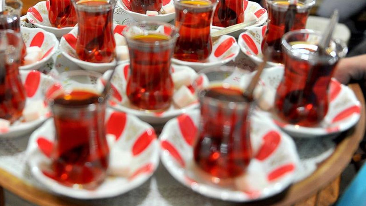 Çay ve kahve tiryakilerine ramazan uyarısı! Vücudu susuz bırakabilir