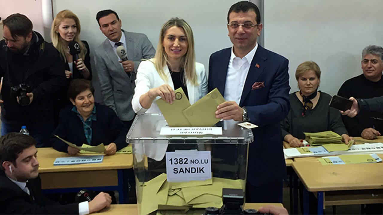 Ekrem İmamoğlu Beylikdüzü Emin Yükseloğlu Kız Anadolu İmamhatip Lisesi&#039;nde oy kullanacak