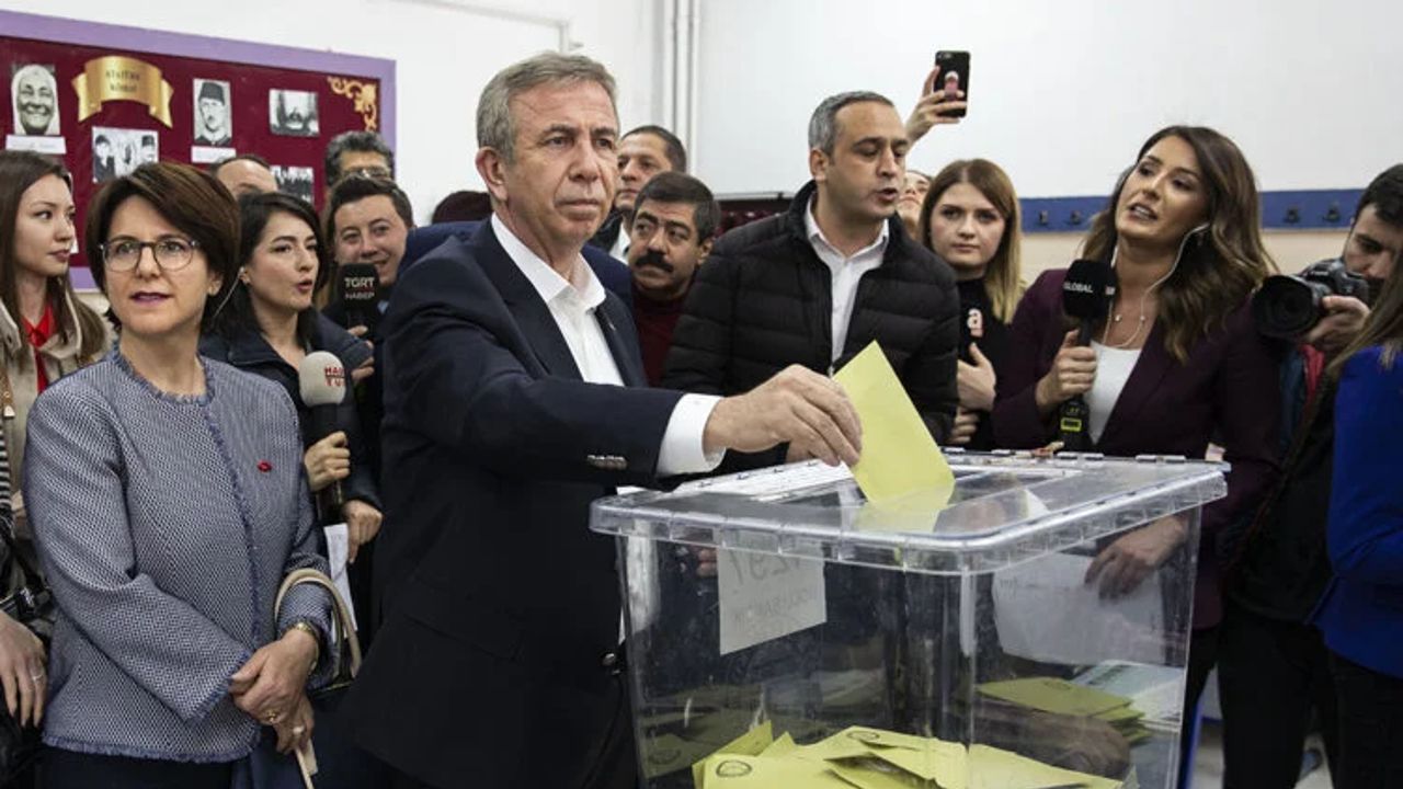 Mansur Yavaş yerel seçimde Çankaya ilçesindeki Ümitköy Anadolu Lisesi&#039;nde oy kullanacak