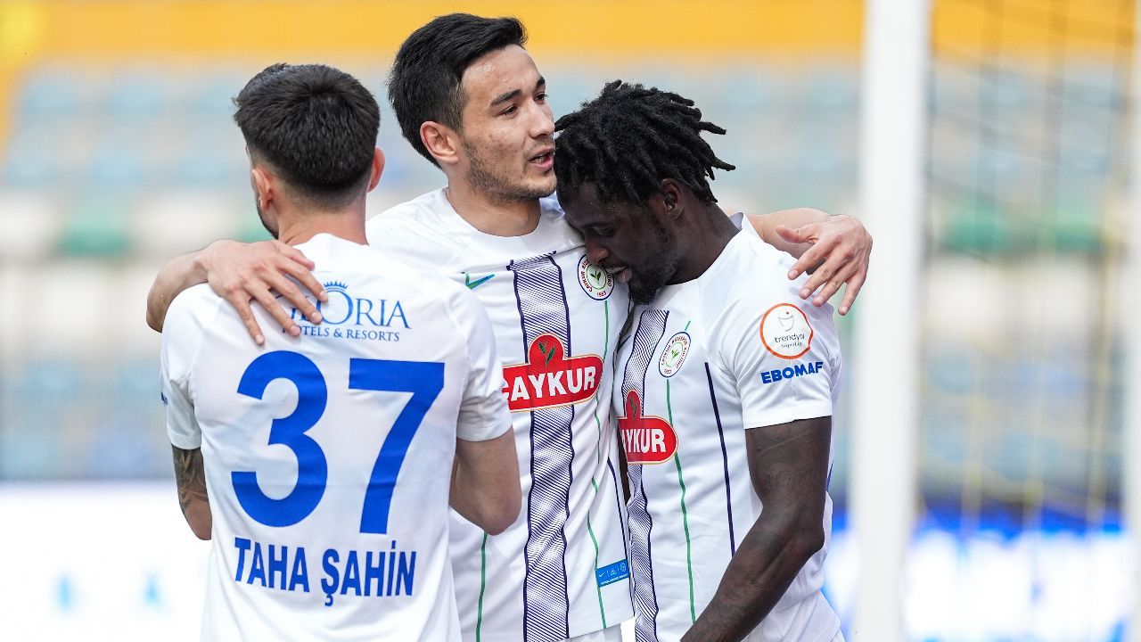 Çaykur Rizespor İstanbul&#039;dan 3 puanla döndü! Karadeniz ekibinden 4 gollü galibiyet