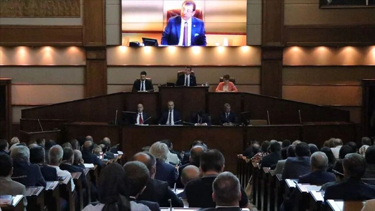 İBB Meclisinde parti dağılımı belli oldu: AK Parti ve CHP kaç sandalye aldı?