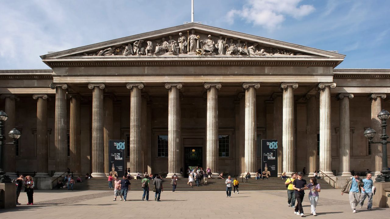 İngiltere Müzesi&#039;ne 150 yıldır sakladığı tabletler nedeniyle soruşturma açıldı