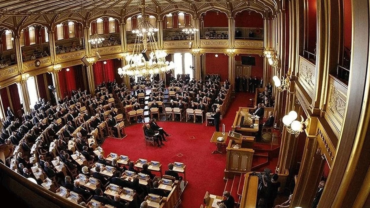 Norveç parlamentosunda bomba alarmı! Halk binayı terk etti