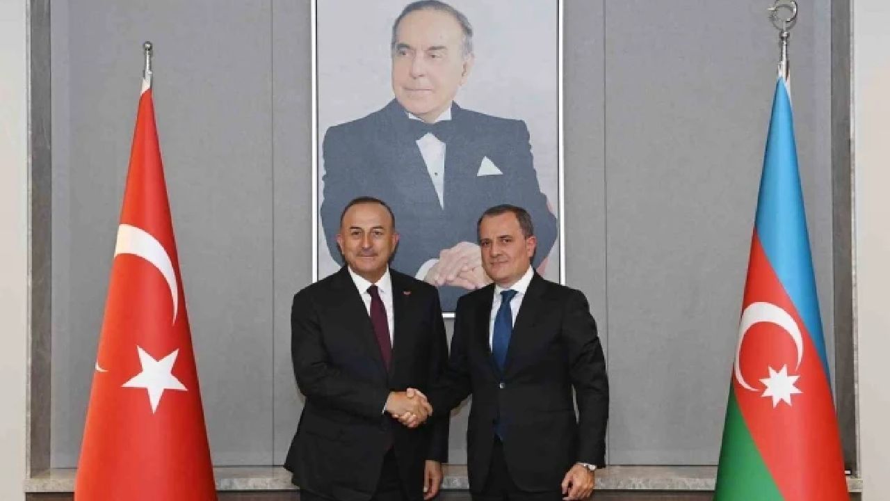 Mevlüt Çavuşoğlu, Azerbaycan Dışişleri Bakanı Bayramov’la bir araya geldi