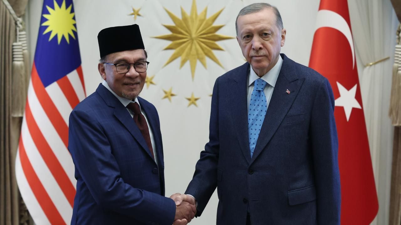 Erdoğan, Malezya Başbakanı ile görüştü: Filistin’e destek kararlılıkla sürmeli