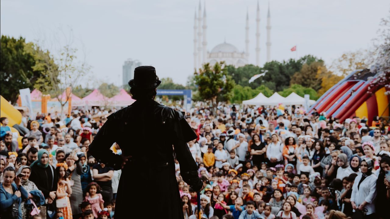 Portakal Çiçeği Karnavalı Adana&#039;yı ayağa kaldırdı! Kültür Yolu Festivali&#039;ne rekor katılım