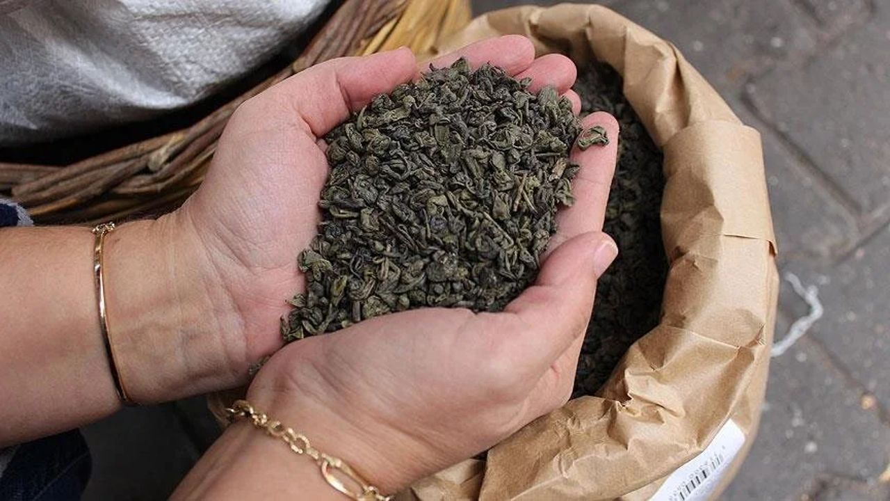 Japonya&#039;da mevsimin ilk hasat edilen yeşil çayının kilogramı rekor fiyata alıcı buldu