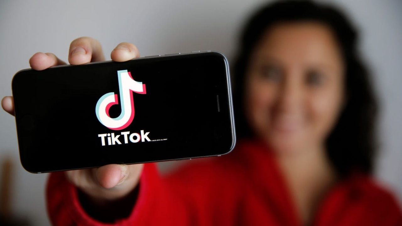 Tiktok&#039;da uydurma hikaye paylaştı: 30 milyon takipçili hesabı kapatıldı!