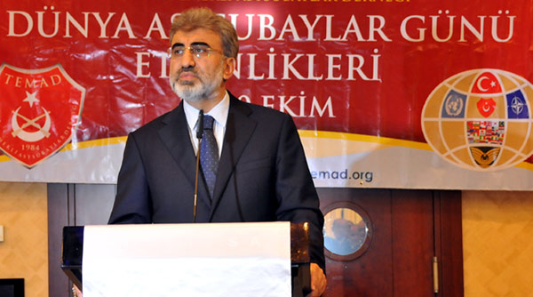 Yıldız ve Kılıçdaroğlu&#039;dan astsubaylara destek
