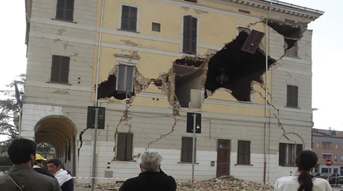 İtalya&#039;da deprem: 1 ölü 