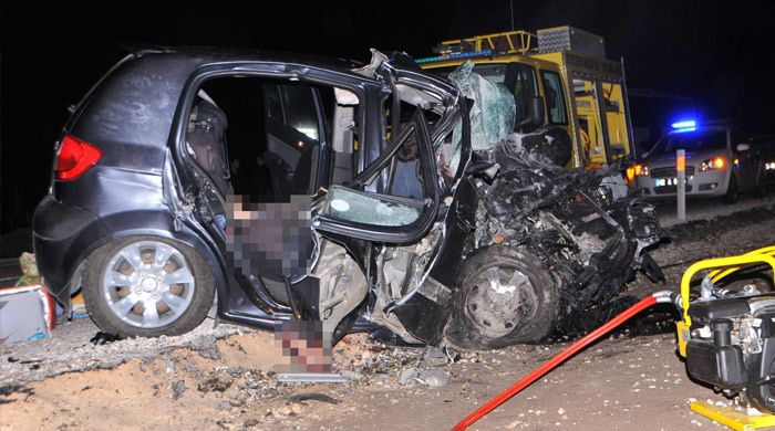 Alkollü sürücü dehşet saçtı: 3 ölü, 2 yaralı