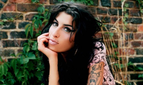 Amy Winehouse&#039;un gelinliği çalındı