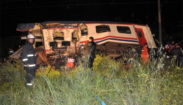 Adana&#039;da tren kazası: 15 yaralı