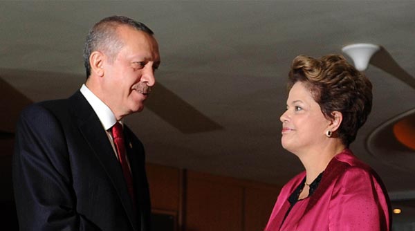 Erdoğan, Rousseff ile bir araya geldi 