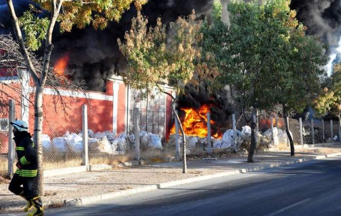Eskişehir&#039;de fabrika yangını korkuttu