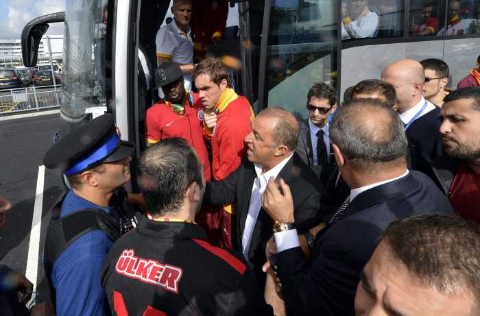 İki Galatasaray taraftarı gözaltına alındı