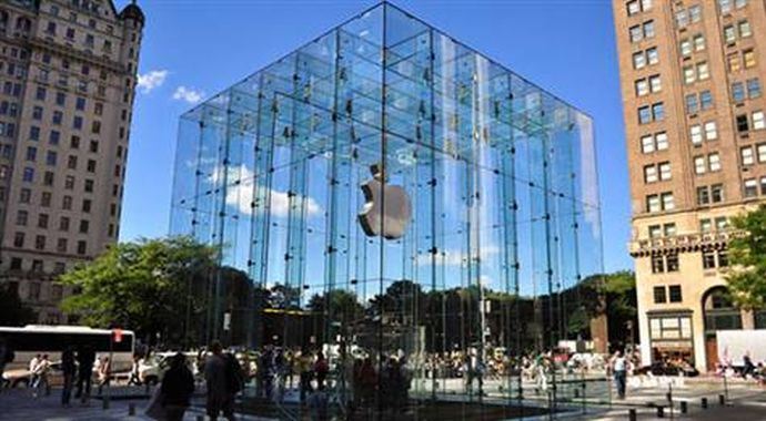 Apple İstanbul mağazası 2014&#039;e kaldı