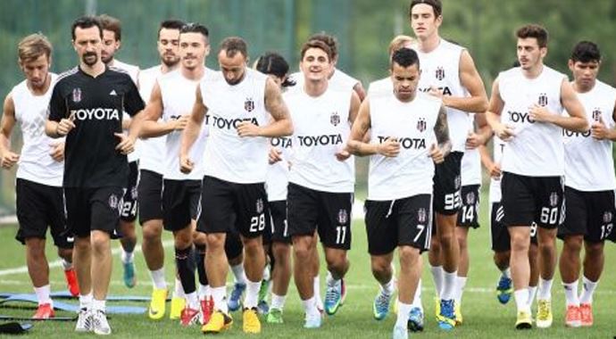 Beşiktaş&#039;ta Çaykur Rizespor maçı hazırlıkları sürüyor