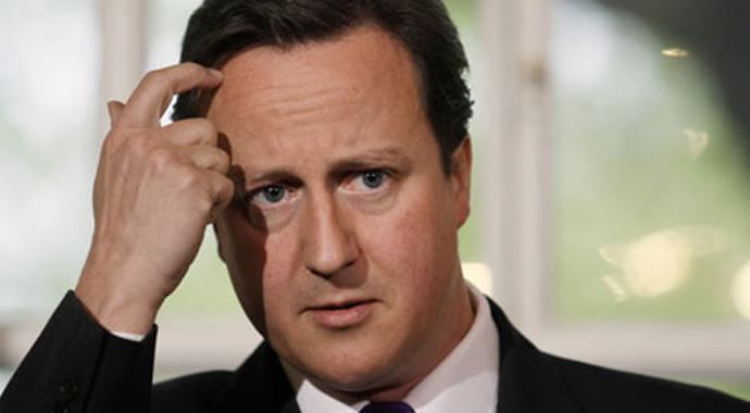 Eşinin görevine son veren Başbakan Cameron&#039;a savaş açtı