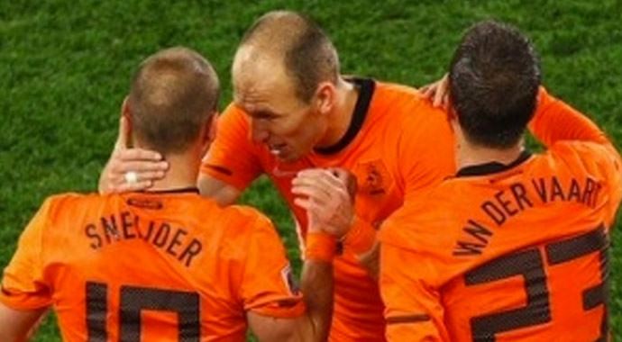 Sneijder Türkiye karşısında forma giyecek mi