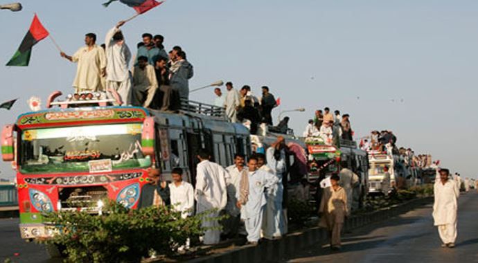 Pakistan&#039;dan rekor bayram ulaşımı