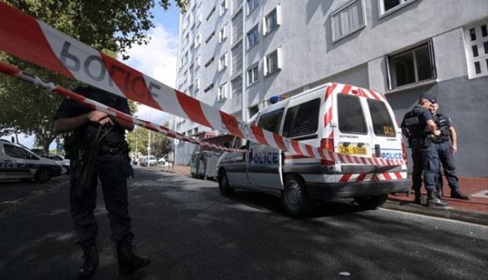 Fransa&#039;da cinnet getiren Türk baba iki oğlunu öldürdü