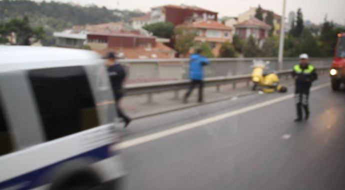 Motorize polisler Boğaziçi köprüsünde kaza yaptı