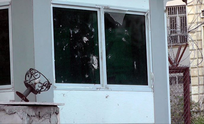 Silopi&#039;de kaymakamlık binasına saldırı