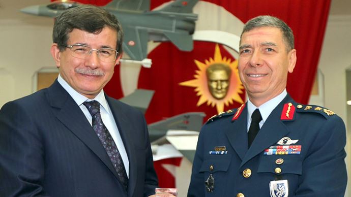 Davutoğlu&#039;ndan komutanlığa bayram ziyareti