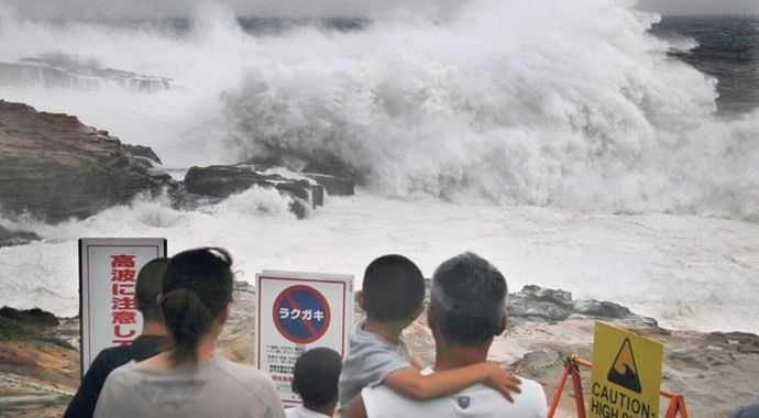 Japonya&#039;da tayfun, 18 ölü
