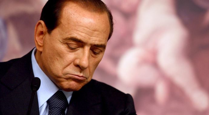 Berlusconi&#039;ye 2 yıl men