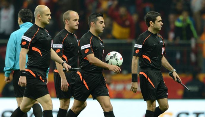 Galatasaray maçında &#039;olaylı&#039; bitiş düdüğü