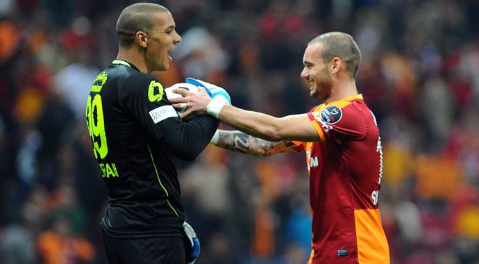 Galatasaray 2 - Karabükspor 1, Mancini&#039;yi Sneijder kurtardı