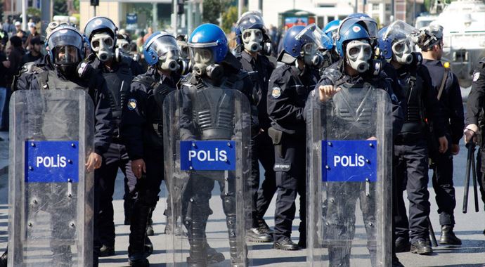 Cemevi protestosuna polis müdahalesi