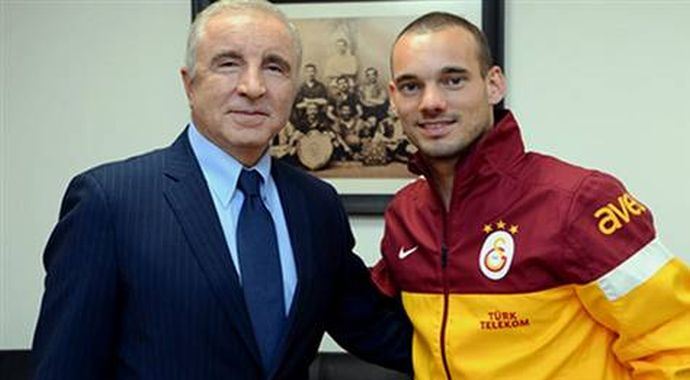 Ünal Aysal&#039;dan Sneijder&#039;e övgü