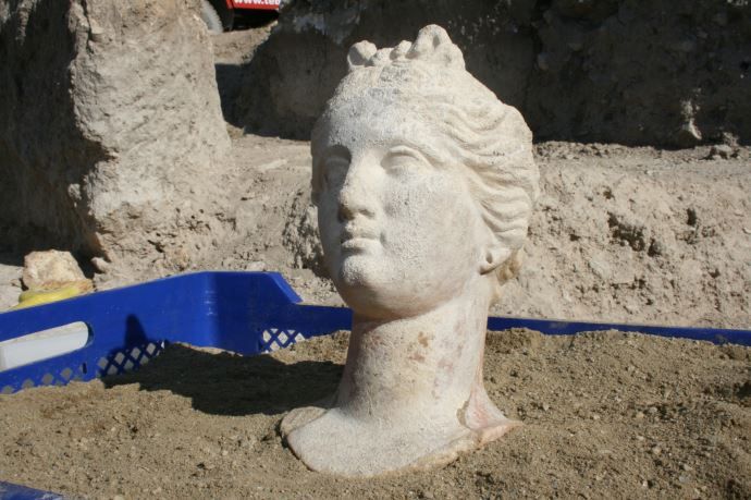 Denizli&#039;de Afrodit heykel başı bulundu