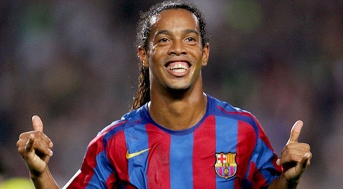 Beşiktaş&#039;a müjde Ronaldinho sahalara döndü