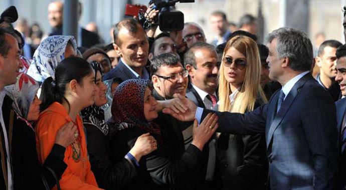 Abdullah Gül&#039;e öyle seslenince bir anda sessizlik oldu