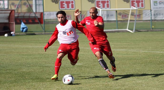 Eskişehirspor Çaykur Rizespor maçına hazırlanıyor