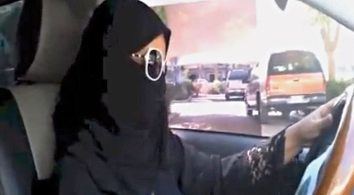 Arap kadın sürücüler direniyor